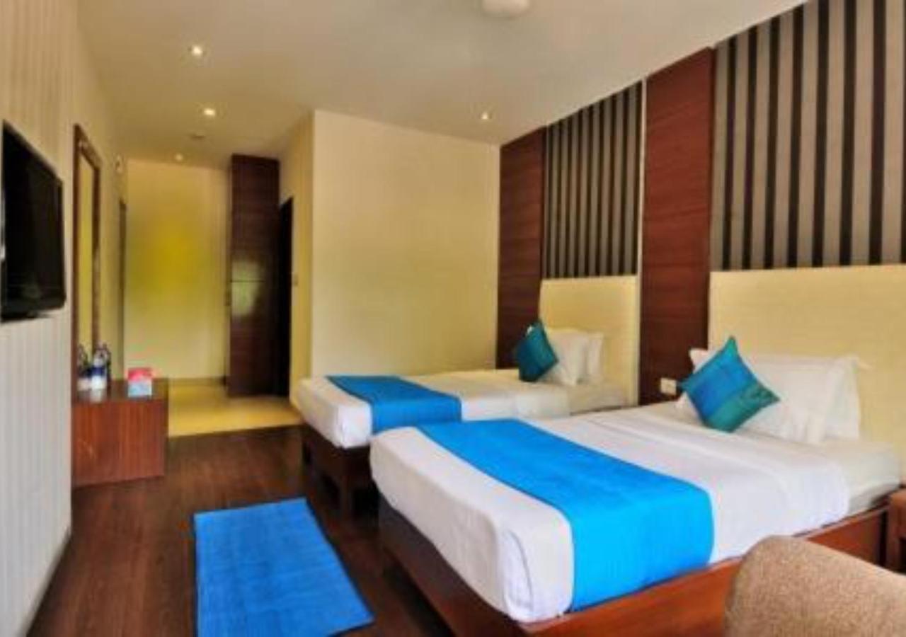 Hotel Landmark Chandīgarh Екстериор снимка