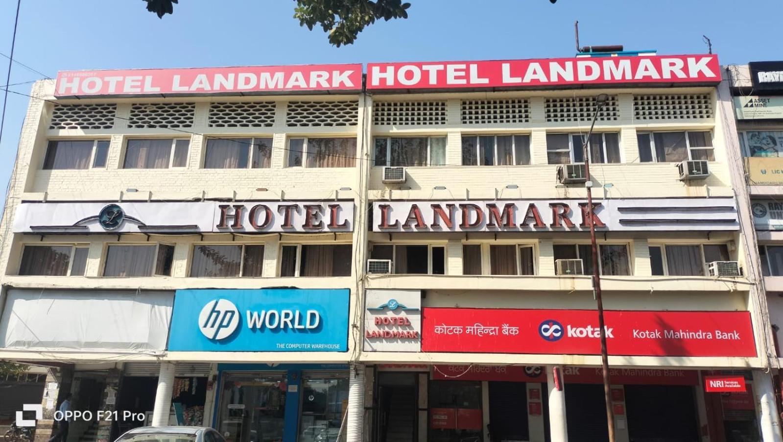 Hotel Landmark Chandīgarh Екстериор снимка